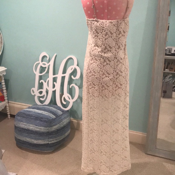 Gorgeous lace maxi - Picture 5 of 5